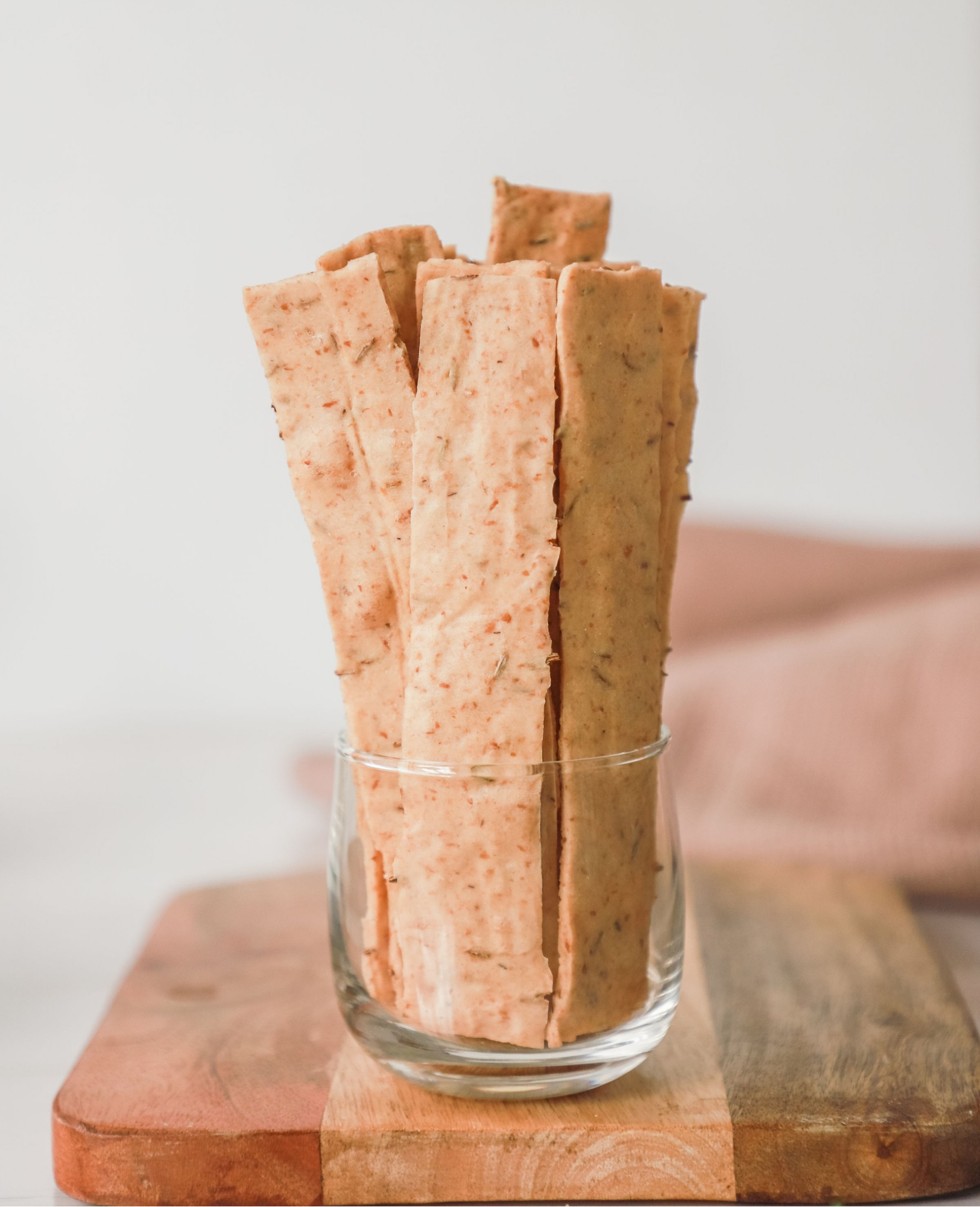 LavoshCrackers-Garlic_Rosemary_1.png